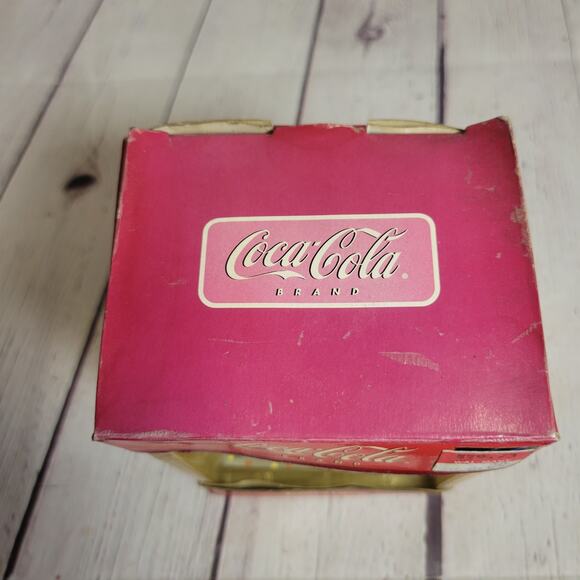 2003 Coca Cola Mini Clock Diner with people drinking coke inside NEW in box - Picture 12 of 12